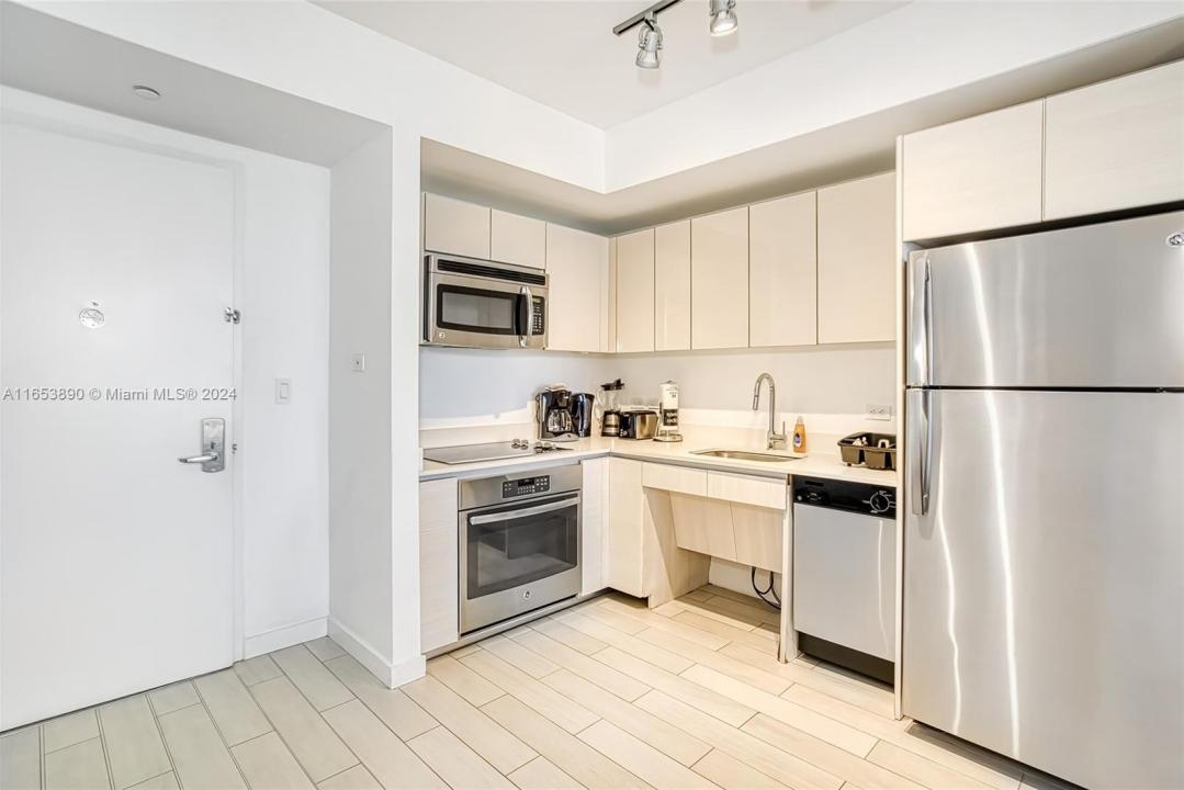 2602 E Hallandale Beach Blvd R2304, Hallandale Beach, فلوريدا 33009, الولايات المتحدة