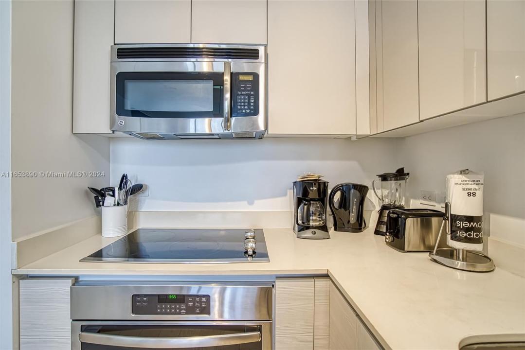 2602 E Hallandale Beach Blvd R2304, Hallandale Beach, فلوريدا 33009, الولايات المتحدة