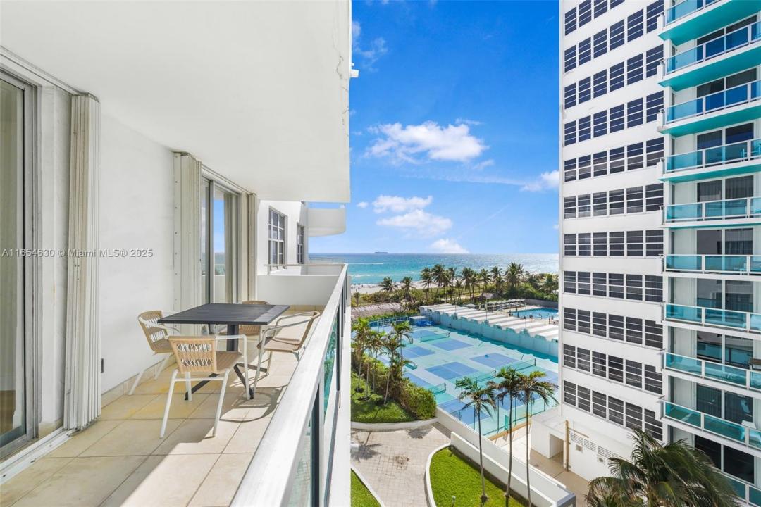 5151 Collins Ave 730 +DEN, Miami Beach, Florida 33140, USA
