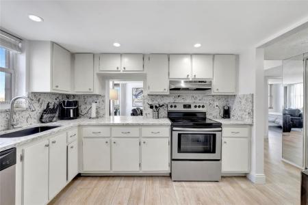 3015 N Ocean Blvd 6A, Fort Lauderdale, Florida 33308, USA