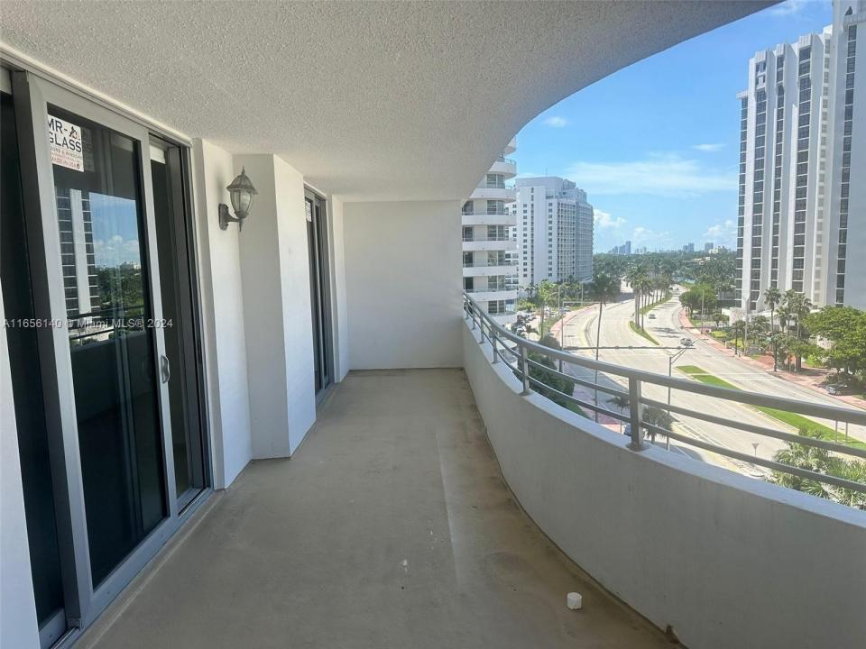 5555 Collins Ave 8Z, Miami Beach, Florida 33140, Stati Uniti