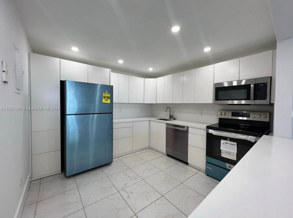 13499 Biscayne Blvd 1405, North Miami, Florida 33181, USA