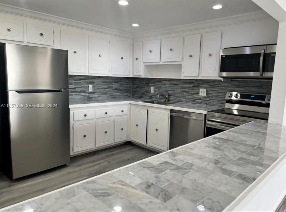 13499 Biscayne Blvd 1205, North Miami, Florida 33181, Stati Uniti