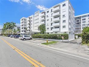 1075 92nd St 504, Bay Harbor Islands, Florida 33154, Amerika Birleşik Devletleri