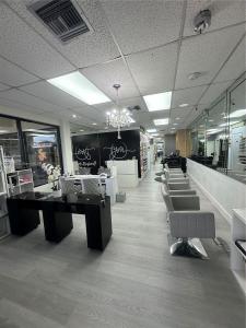 4962 N Pine Island, Lauderhill, Florida 33351, USA