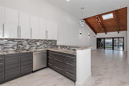 2621 S Parkview Dr, Hallandale Beach, Florida 33009, USA