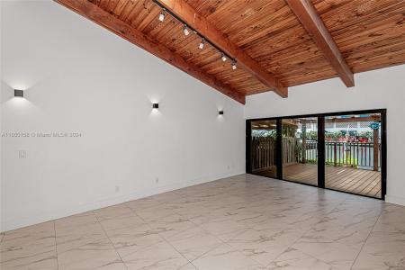 2621 S Parkview Dr, Hallandale Beach, Florida 33009, USA