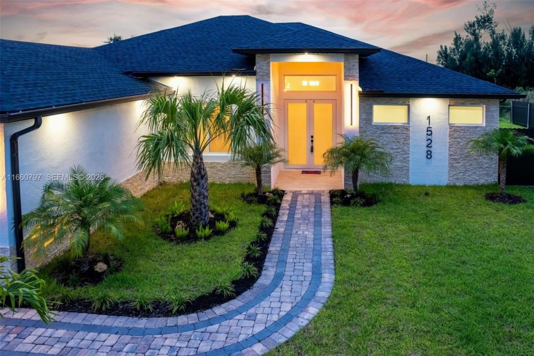 1528 SW 15th Ave, Cape Coral, Floride 33991, États-Unis
