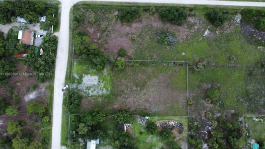 281 Avenida del Centro Montura, Clewiston, Florida 33440, USA