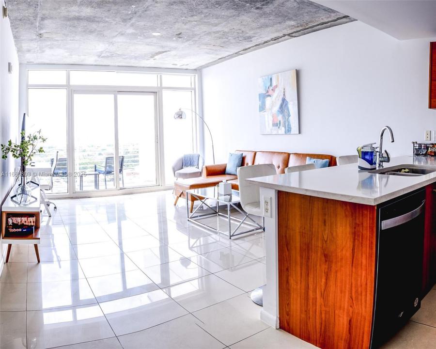 3250 NE 1st Ave 1110, Miami, Флорида 33137, Соединенные Штаты