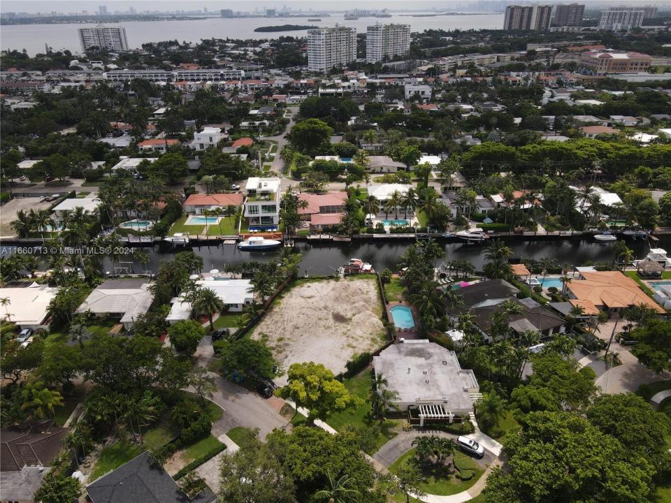 2000 S Hibiscus Dr, North Miami, Florida 33181, Estados Unidos