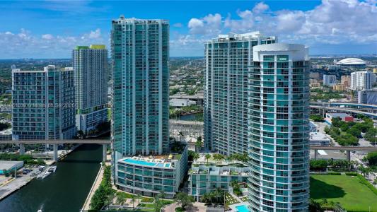 90 SW 3rd St 1602, Miami, Florida 33130, USA