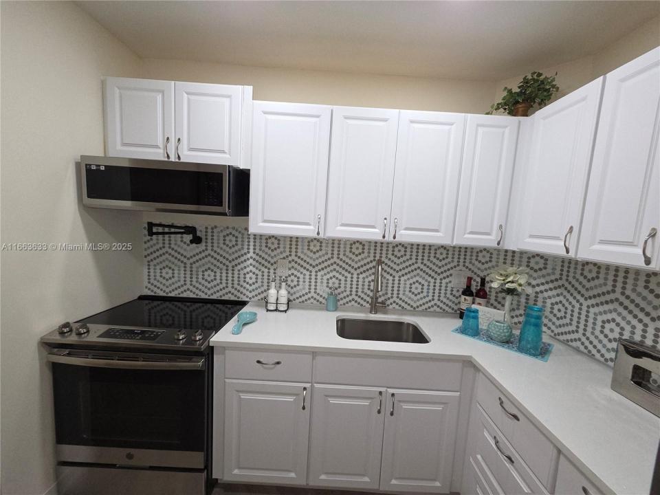 659 W Oakland Park Blvd 218C, Oakland Park, Florida 33311, Estados Unidos