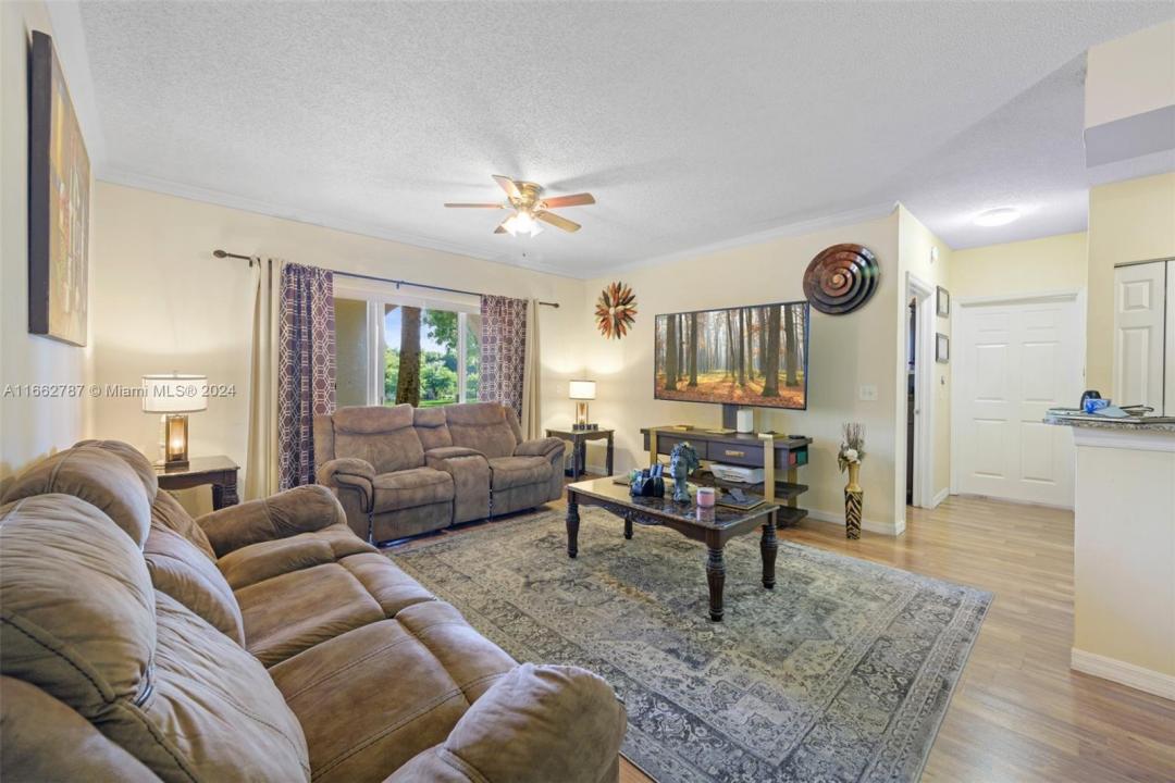 2412 Centergate Dr 103, Miramar, Florida 33025, Stati Uniti