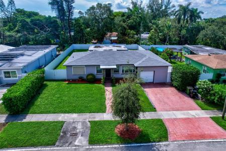 540 NE 142nd St, North Miami, Florida 33161, USA