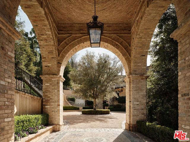 Chalon Road, Los Angeles, California 90077