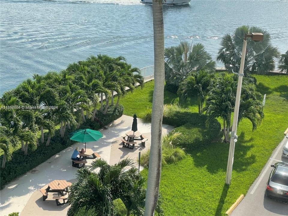 400 Kings Point Dr 328, Sunny Isles Beach, Флорида 33160, Соединенные Штаты