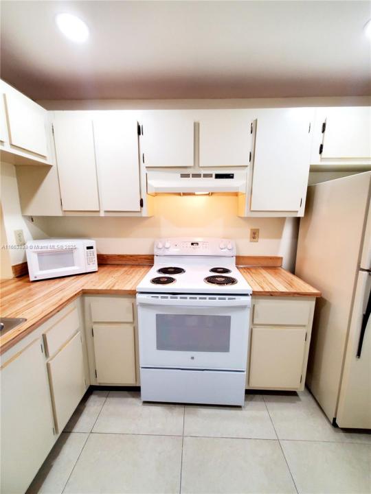2941 N Nob Hill Rd 301, Sunrise, Florida 33322, Estados Unidos