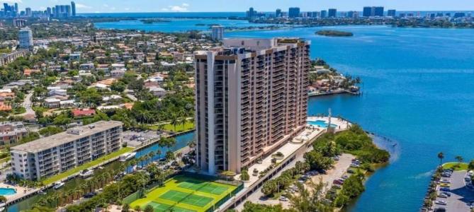 1800 NE 114th St 401, Miami, Florida 33181, USA