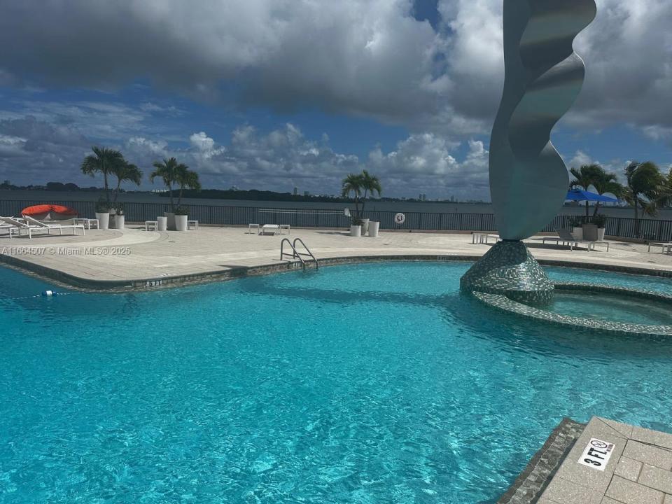 1800 NE 114th St 401, Miami, فلوريدا 33181, الولايات المتحدة