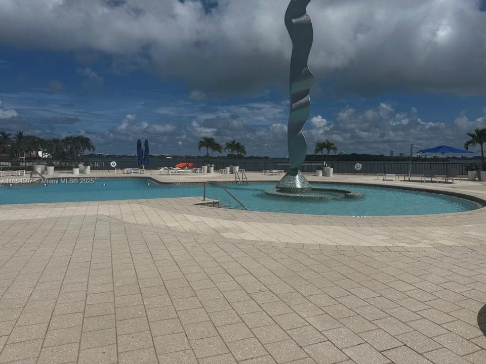 1800 NE 114th St 401, Miami, فلوريدا 33181, الولايات المتحدة