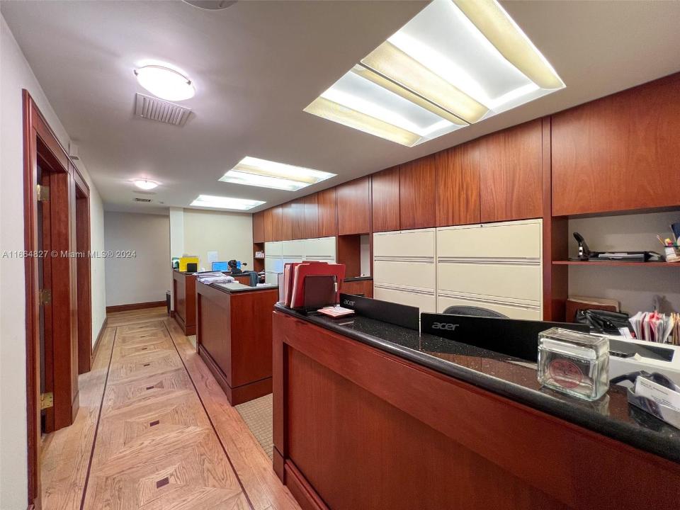 4551 Ponce De Leon Blvd, Coral Gables, Florida 33146, USA