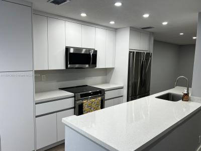 8223 NW 8th St 11, Plantation, Florida 33324, USA