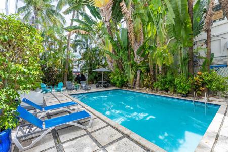 420 15th St 307, Miami Beach, Florida 33139, USA