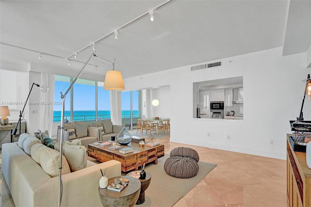 10205 Collins Ave P8, Bal Harbour, Floryda 33154, USA