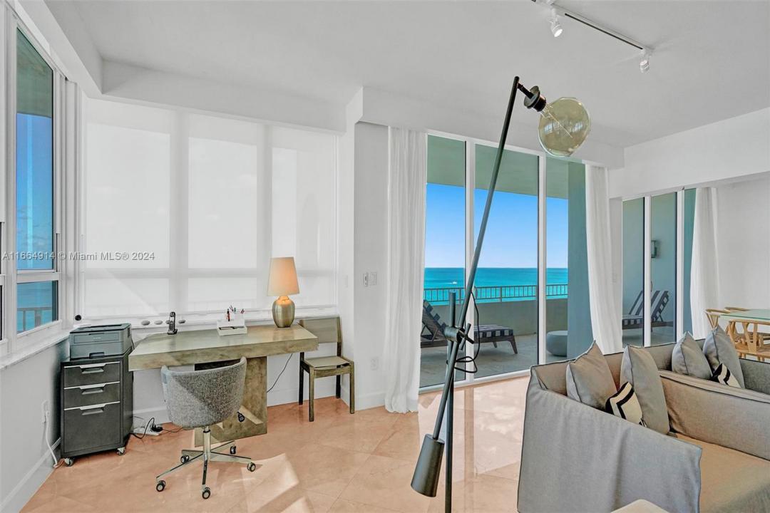 10205 Collins Ave P8, Bal Harbour, Floryda 33154, USA