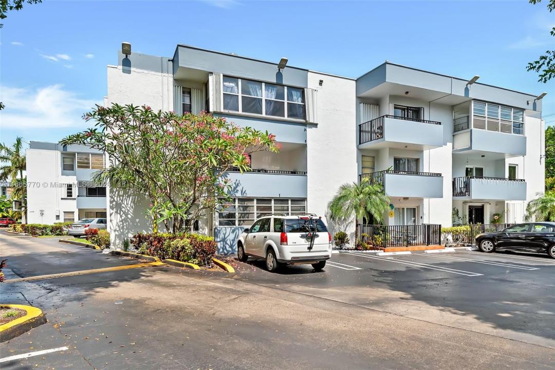2496 SW 17th Ave 5307, Miami, Floryda 33145, USA
