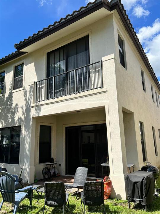 3214 W 97th St, Hialeah, Floride 33018, États-Unis
