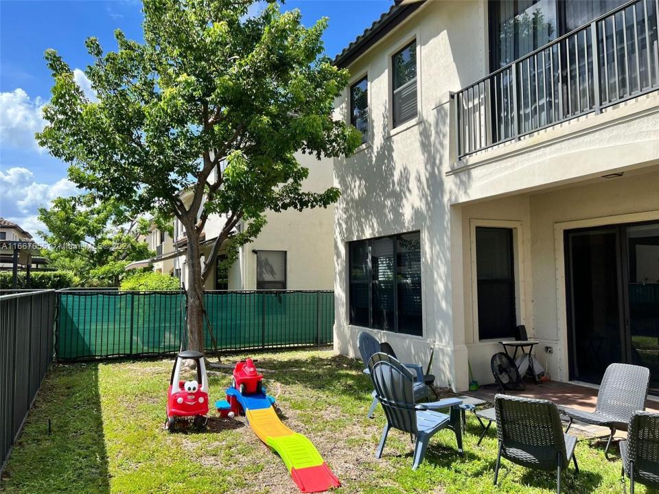 3214 W 97th St, Hialeah, Floride 33018, États-Unis
