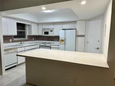 1301 NE Miami Gardens Dr 1505W, Miami, Florida 33179, USA