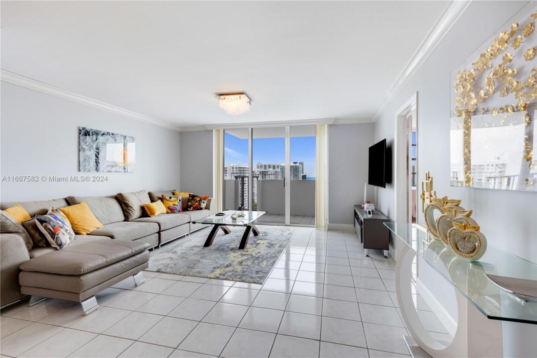 2750 NE 183rd St 1910, Aventura, Florida 33160, Amerika Birleşik Devletleri