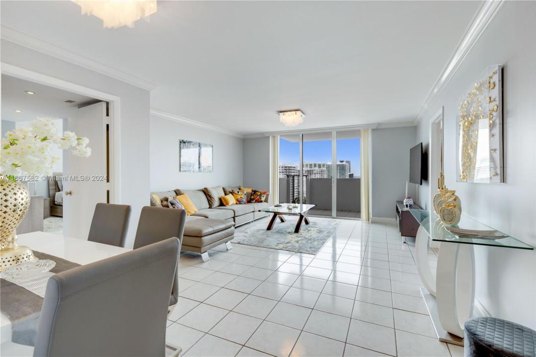 2750 NE 183rd St 1910, Aventura, Florida 33160, Amerika Birleşik Devletleri