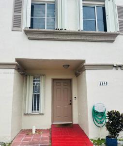 1195 NW 124th Ave 2202, Miami, Florida 33182, USA