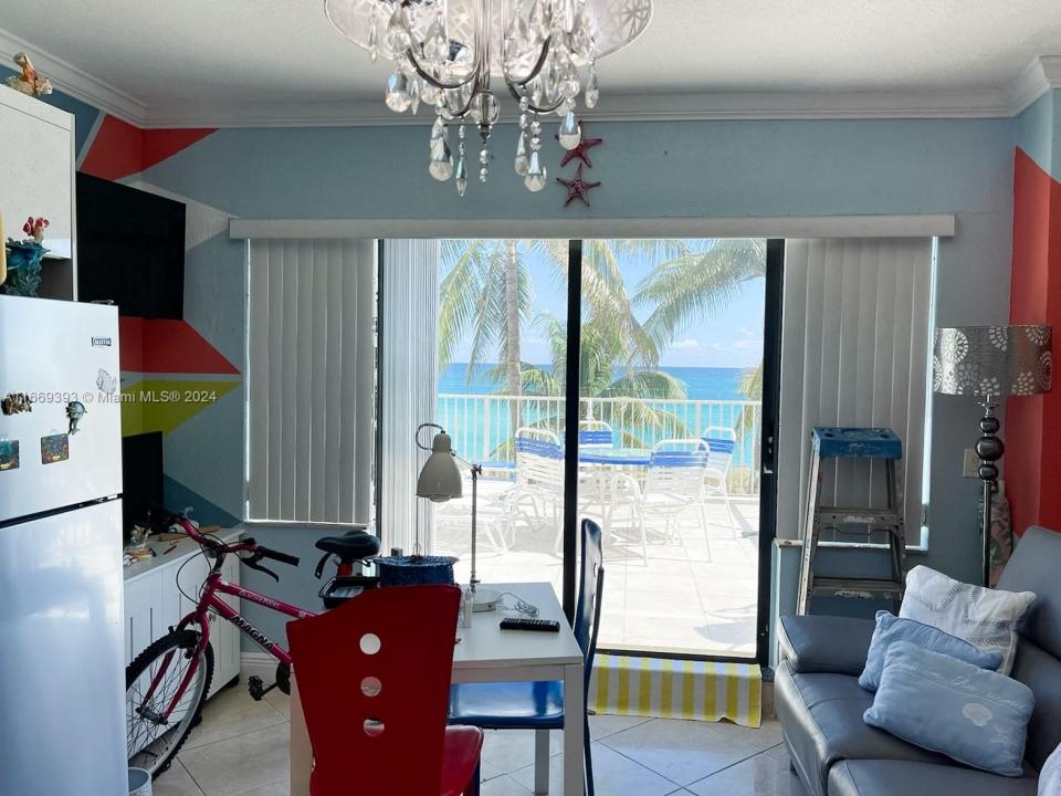 6345 Collins Ave 435, Miami Beach, Floride 33141, États-Unis