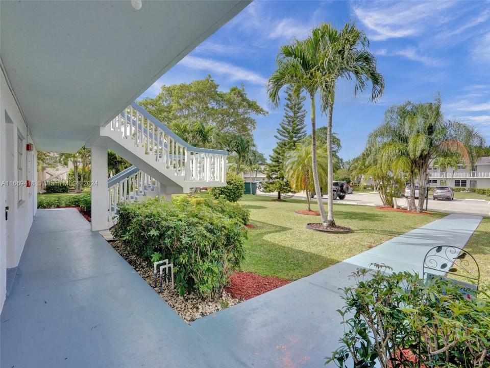 154 Markham H 154, Deerfield Beach, Florida 33442