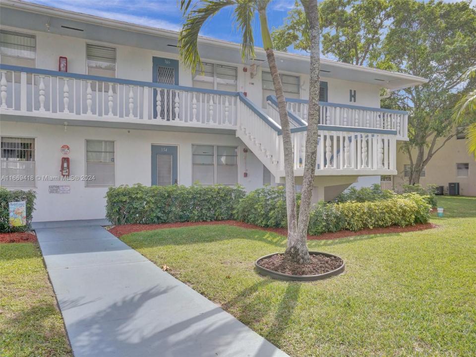 154 Markham H 154, Deerfield Beach, Florida 33442