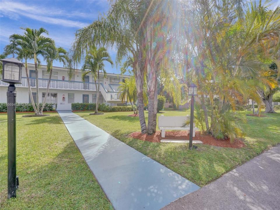 154 Markham H 154, Deerfield Beach, Florida 33442