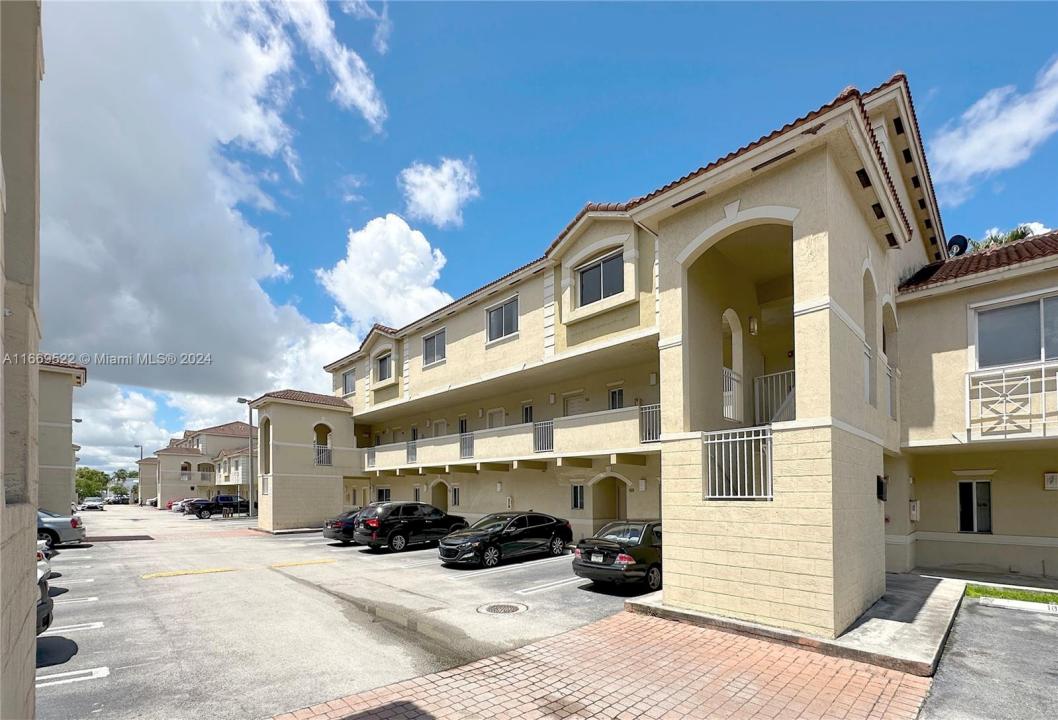 7991 NW 8th St 112B, Miami, Floride 33126, États-Unis