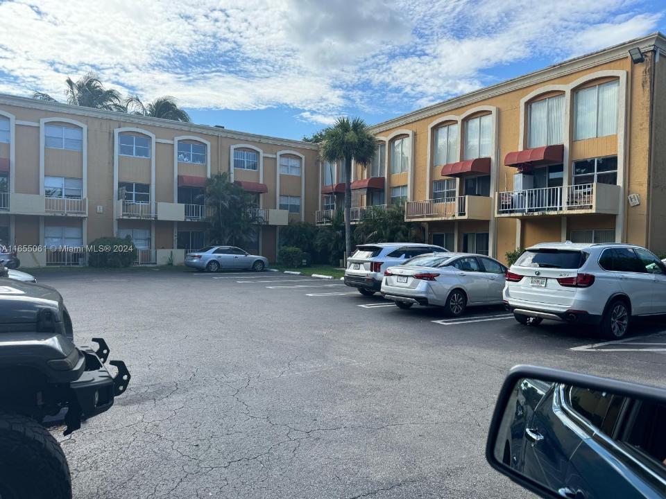 18101 NW 68th Ave D207, Hialeah, Floride 33015, États-Unis