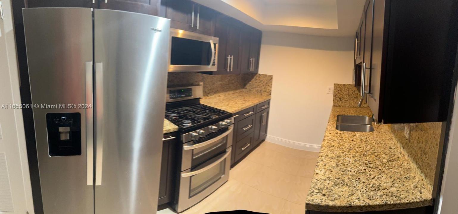 18101 NW 68th Ave D207, Hialeah, Floride 33015, États-Unis