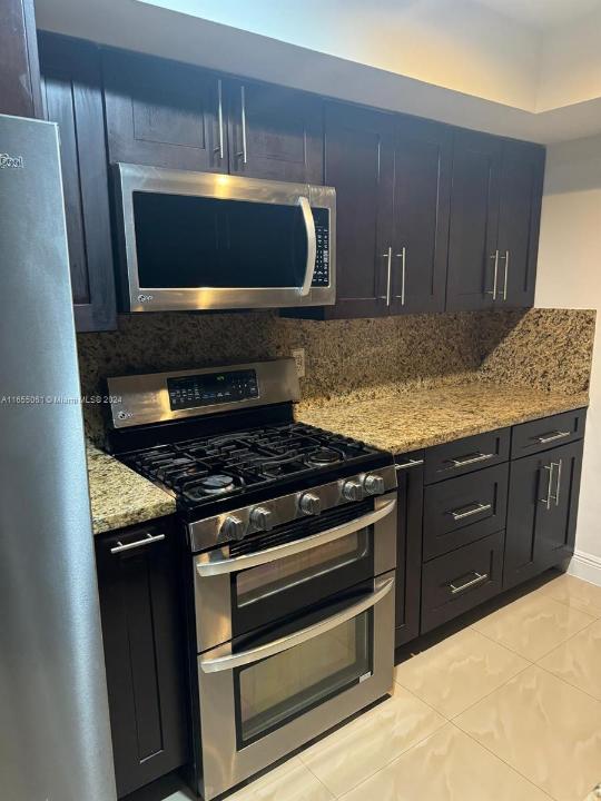 18101 NW 68th Ave D207, Hialeah, Floride 33015, États-Unis