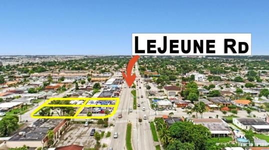 4264 E 8 CT, Hialeah, Florida 33013, USA