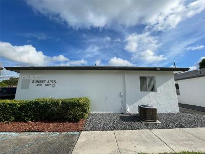 6921 Pembroke Rd 6921, Pembroke Pines, Florida 33023, USA