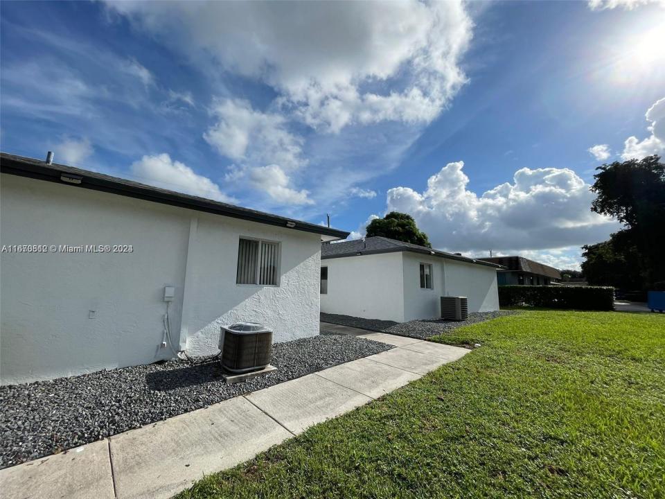 6921 Pembroke Rd 6921, Pembroke Pines, Florida 33023