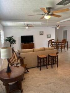 8350 SE Sweetbay Drive, Hobe Sound, Florida 33455