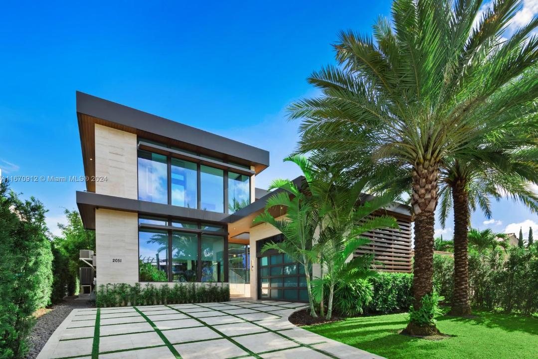 2051 N Bay Rd, Miami Beach, Florida 33140